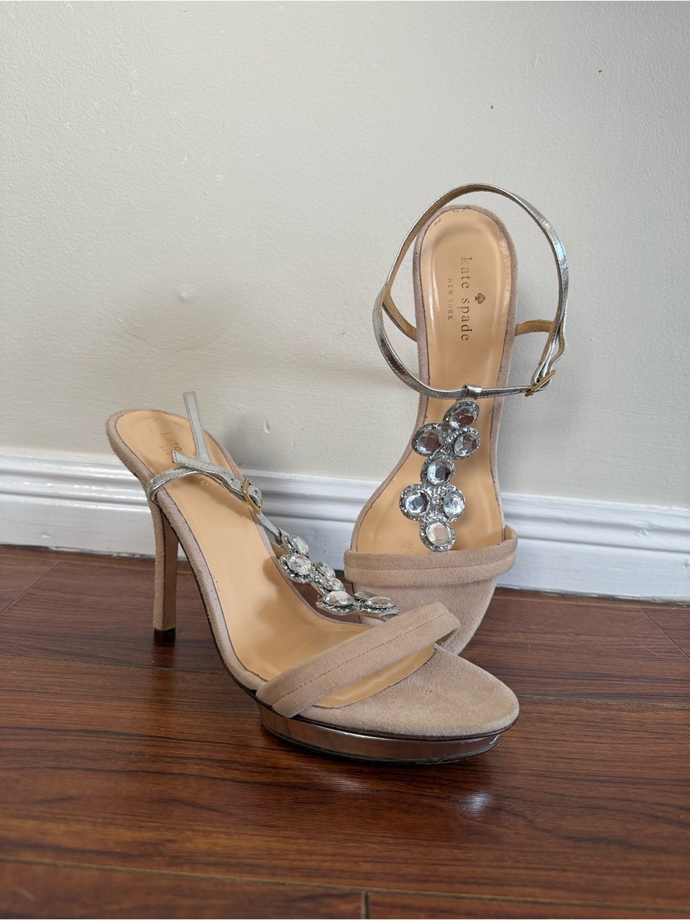 Kate Spade heels size 10 (fits small!!)